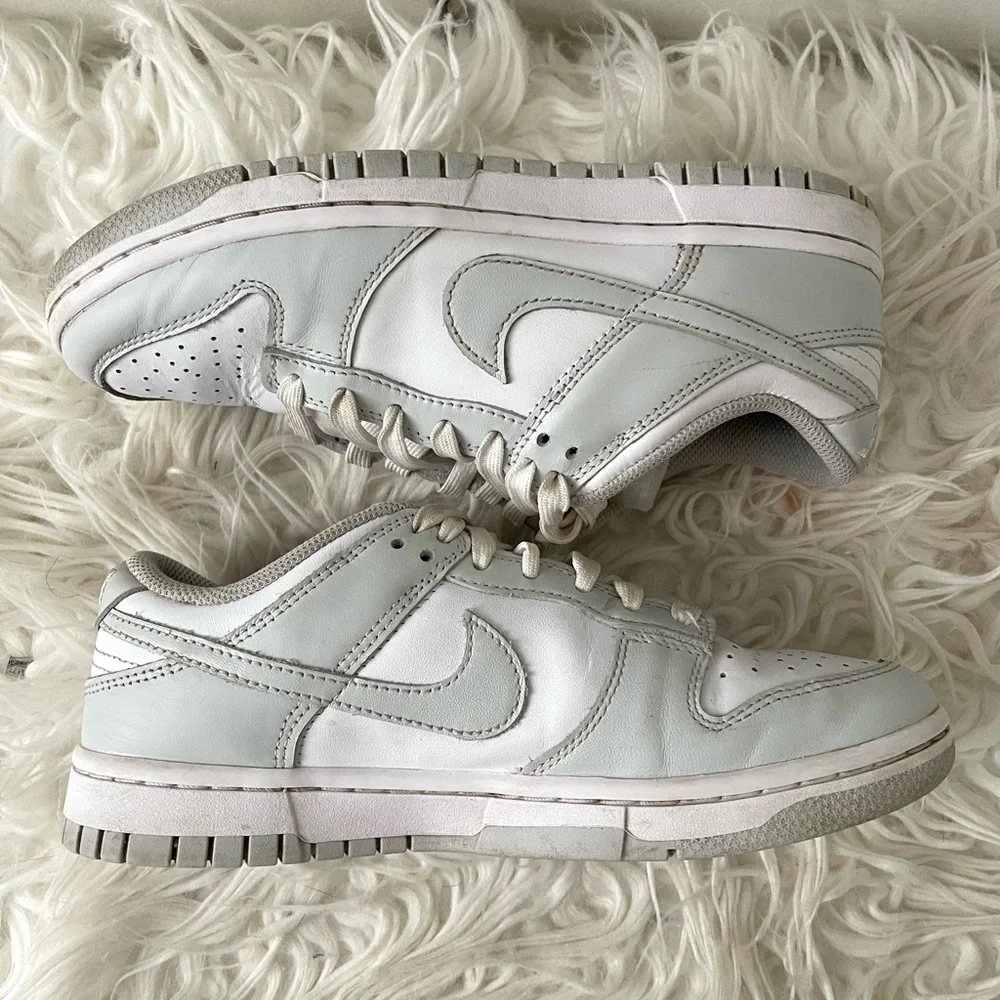 Women’s Nike Dunks - Picture 4 of 9
